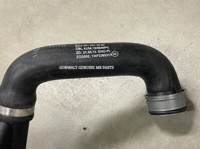 Manguera de refrigerante de radiador 4Matic OEM 2045019082 genuina Mercedes-Benz C350 2012-2015 Foto 1 de 3