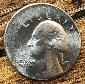 1983-P Off Center Mint Error, Washington Quarter No.14 - Picture 1 of 5