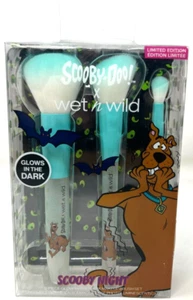 Wet N Wild x Scooby-Doo! Scooby Night Glow In The Dark Makeup Brush Set 3 Piece - Picture 1 of 3