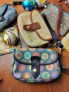 Dooney & Bourke Vintage Small Coated Canvas Circle LOGO Pouch Wallet Wristlet - Picture 1 of 8