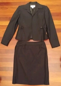 Liz Claiborne Women's Black Business Suit Jacket & Skirt Size: 4 Petite - Picture 1 of 12