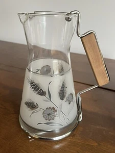Vintage Libbey Frosted Silver Wheat 28 Oz Pitcher Decanter Glass Wood Handle - Picture 1 of 8