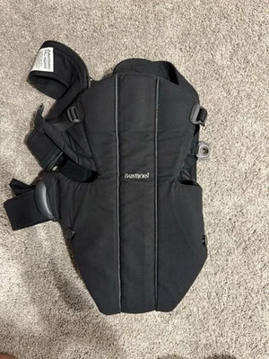 Детская переноска Baby Bjorn черная - Изображение 1 из 3