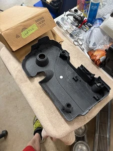 GM OEM 18-22 Equinox Aspecto Motor Cubierta-Cubierta Motor 12687762 - Imagen 1 de 3
