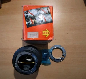 Volkswagen Golf Vento T4 Hub Steering Wheel Momo - Picture 1 of 3