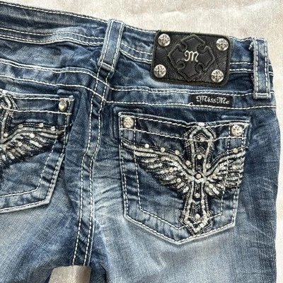 Pantalones de mezclilla Miss Me NIÑAS Capri Talla 10 con puños pedrería brillantes adornados Foto 1 de 4