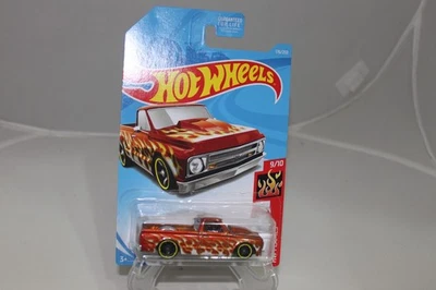 Camioneta Chevy C10 Hot Wheels '67 naranja metálico HW llamas 9/10 Foto 1 de 3