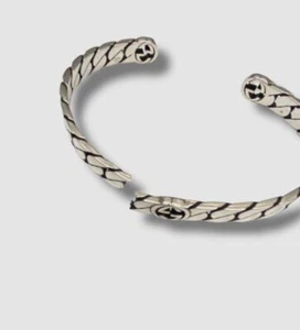 $471 Gucci Women's 925 Sterling Silver Wide Interlocking G Cuff Bracelet - Picture 1 of 1