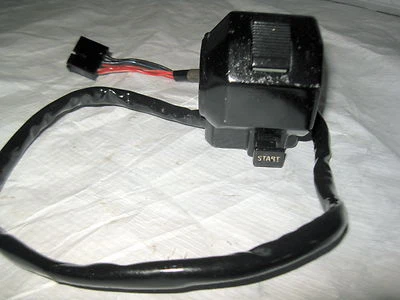 Interruptor de control derecho Yamaha XZ550 XZ Vision 550 apagado encendido arranque Foto 1 de 4