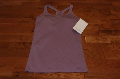 Novo com etiquetas Lululemon Ebb to Street regata suporte leve, copo B/C tamanho XS $68!! - Imagem 1 de 4