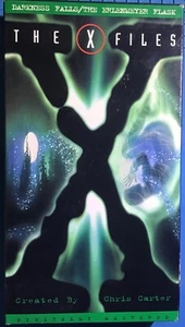 The X-Files -Darkness Falls/The Erlenmeyer Flask (VHS, 1996) -W/Cards -Free Ship - Picture 1 of 7