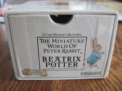 The Miniature World of Peter Rabbit - 12 Mini Books in Slip Case Beatrix Potter Foto 1 de 4