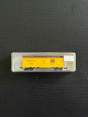 N Model Power Vintage 3381 Reefer Burlington BREX 5062 - ME1214 - Image 1 of 3
