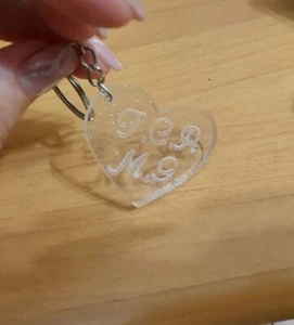 PORTACHIAVI IN PLEXIGLASS SEGNAPOSTO CUORE REGALO BATTESIMO COMUNIONE MATRIMONIO - Imagen 1 de 1