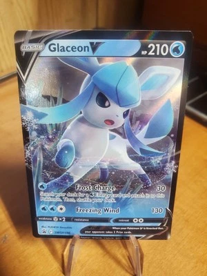 Glaceon V SWSH196 SWSH: Sword & Shield Promo Cards Holo - Image 1 of 2