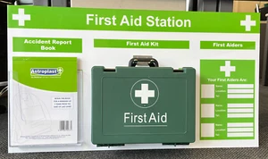 Scheda pronto soccorso - 90 x 50 cm - kit pronto soccorso, firma libro segnalazione incidente - Foto 1 di 6
