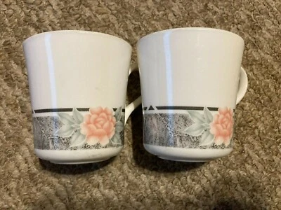 Corning Coffee/Tea Mus (2), Rose Pattern  Foto 1 de 2