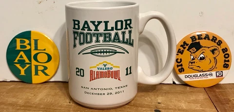 Baylor Bears Football MUG 2011 Valero Alamo Bowl w BONUS 2 PINBACKS Sailor Bear Cover