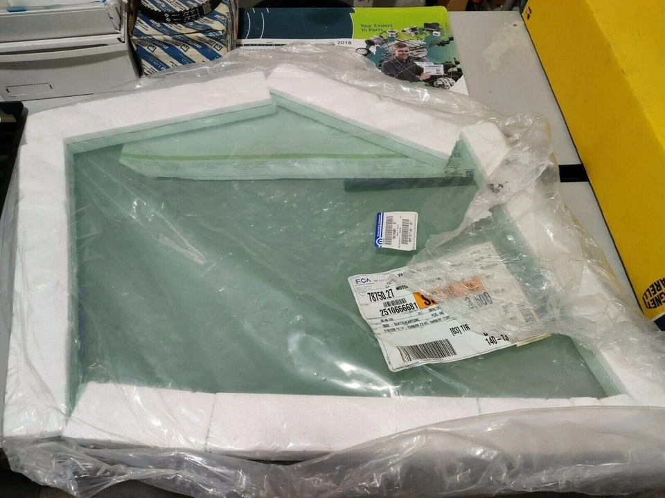 51953857 VETRO SCENDENTE PORTA ANTERIORE SINISTRA JEEP RENEGADE 2014-2018 - Изображение 1 из 3