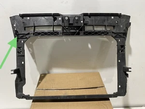 SKODA KAROQ NU7 Der zentrale Teil des Fernsehers 57A805588H 2020 30612947 - Picture 1 of 8