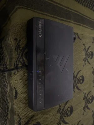 Pakedge SE-8 8 Port Unmanaged Gigabit Switch  - Image 1 of 4