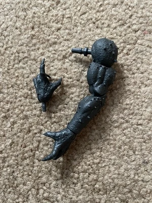 Blackheart BAF brazo izquierdo y mano Marvel Legends* (de Strange Tales Dracula 2024) Foto 1 de 3