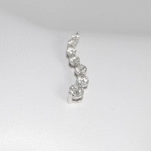 Pre-owned 14K White Gold JTW 7 Round Diamond Journey Pendant - Picture 1 of 12
