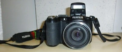 👌 FUJIFILM FINEPIX S1730 BLACK WIDE DIGITAL CAMERA SEE BELOW - Image 1 of 4
