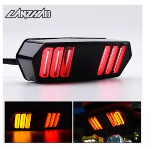 + FANALE POSTERIORE MOTO LED FRECCE INTEGRATE CAFE RACER SCRAMBLER BOBBER CUSTOM - Foto 1 di 5