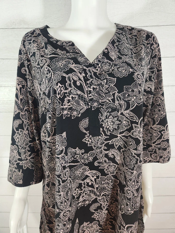 Catherines  Top Women's Sz  16 Floral Tunic Floral V neck Black Pink - Image 1 of 4