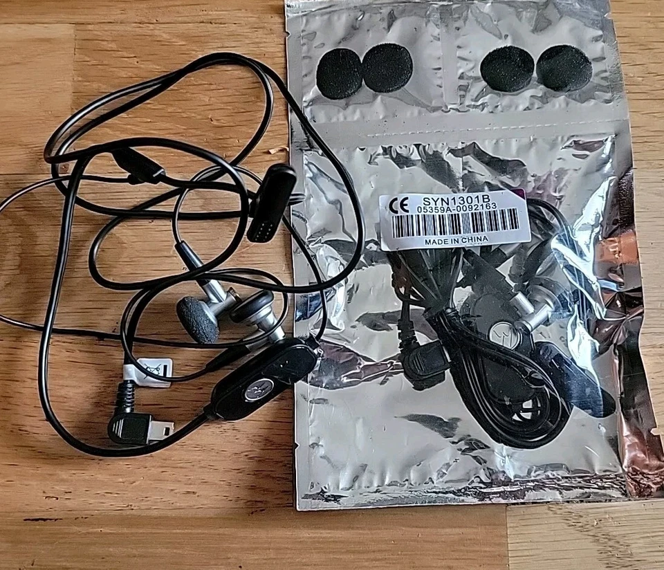 OEM V3 MINI USB STEREO WIRED HEADSETS EARPHONE for MOTOROLA CELL PHONES SYN1301B - Image 1 of 1