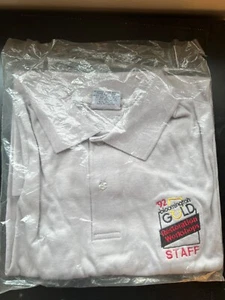 Polo Bloomington Gold Corvette Workshop Staff 1992, ¡NUEVO EN BOLSA! Gris claro - Imagen 1 de 4