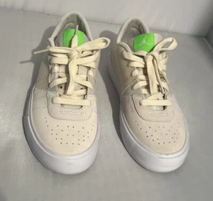 Jordan Series.05 Low Dear Studio size 7.5 ( DM3383-103) - Picture 1 of 13