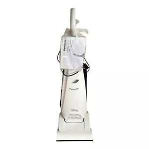Aspiradora vertical súper ligera Panasonic MC-UG342 blanca con cable 1100 W - Imagen 1 de 17