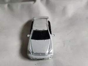 Motormax Lexus LS 430 Pearl White 1:64 Scale Die-Cast Model - Picture 1 of 11