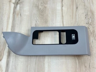 Chevy GMC Suburban 1992-1994, camioneta doble cabina OEM VENTANA TRASERA IZQUIERDA INTERRUPTOR BISEL Foto 1 de 4