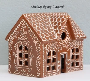 NUEVO Pottery Barn CASA DE PUEBLO DE PAN DE JENGIBRE ARTESANAL * ANCHO * Navidad - Imagen 1 de 3