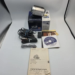 Videocámara Sony DCR-SR47 Handycam 60 GB HDD 60X zoom video PROBADA - Imagen 1 de 24