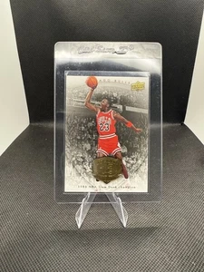 MICHAEL JORDAN - 2009-10 Upper deck MJ Legacy Collection GOLD #32 - Picture 1 of 2