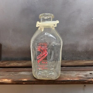 Vintage Hillside Dairy 1/2 Gallon Milk Bottle Mass Vt Red Lettering Collectible - Bild 1 von 9