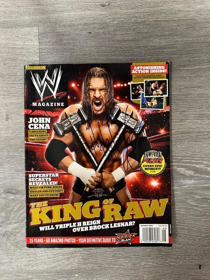 Assinado Auto 2012 AGOSTO REVISTA WWE - TRIPLE H THE KING OF RAW WWF Wrestling - Imagem 1 de 1