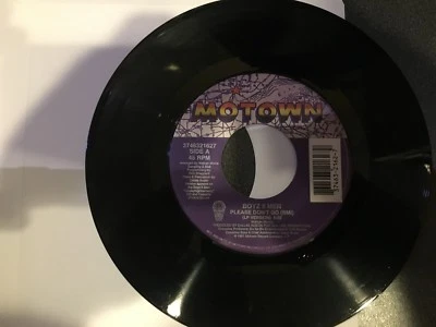 Boyz II Men - Please Don't Go / Uhh Ahh    45    Motown  NM - Image 1 of 4