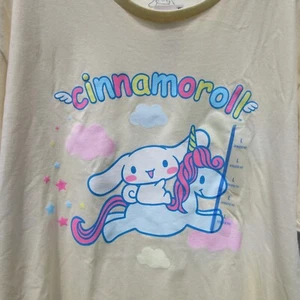 Sanrio Cinnamoroll Short Sleeve Graphic T-Shirt- - Size Large - NWT - Picture 1 of 8