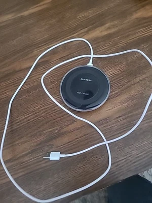 Samsung EP-PN920 Wireless Mobile Device Charger Charging Pad Black With Cord - Image 1 of 3