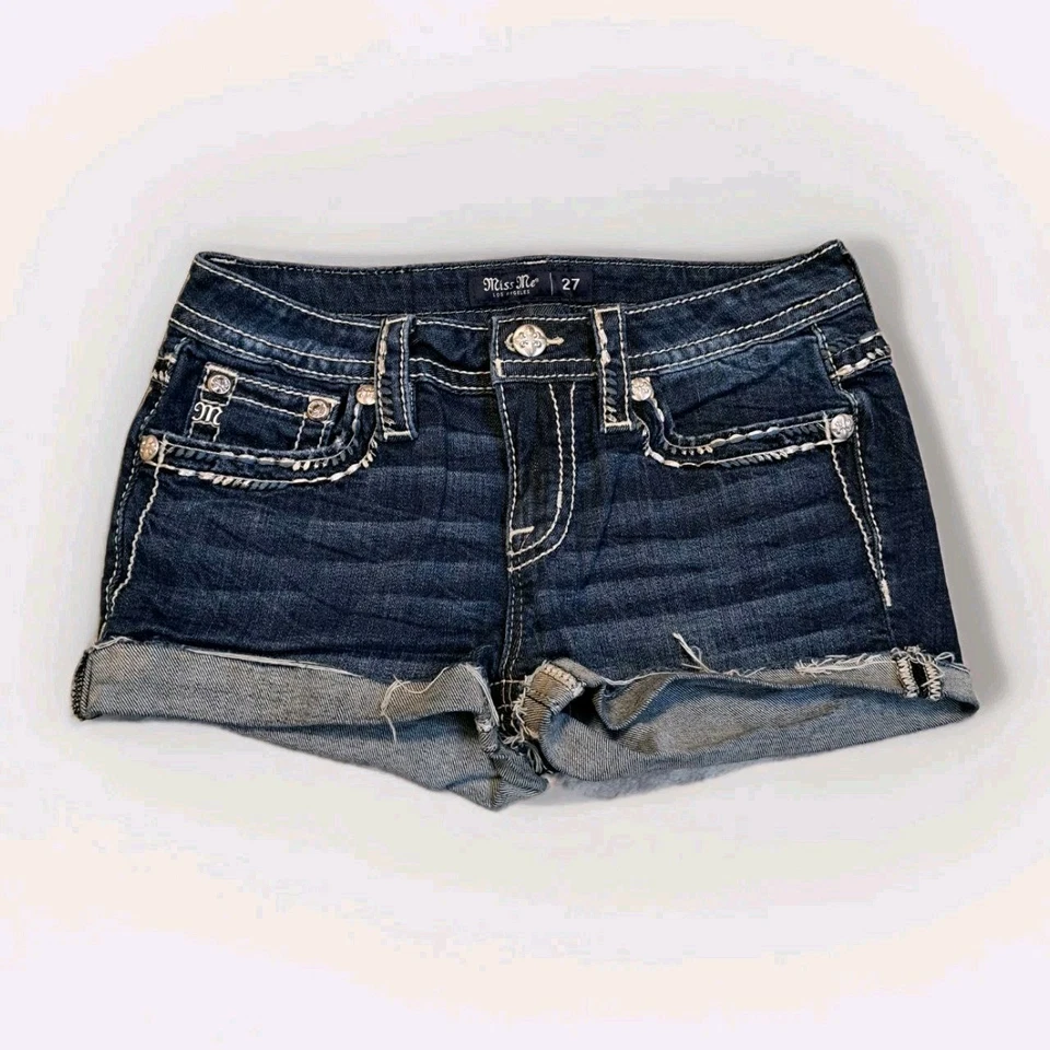 Pantalones cortos de mezclilla para mujer Miss Me talla 27 lavado oscuro embellecidos bolsillos tiro medio Foto 1 de 4