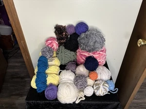 7 Pounds Of Mixed Yarn. Bulky, Eyelash, Chenille, Acrylic, Full & Partial Skeins - Picture 1 of 2