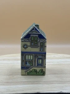 Mini mansión Wade Whimsey San Francisco dama pintada amarilla figura rara 1984 - Imagen 1 de 5
