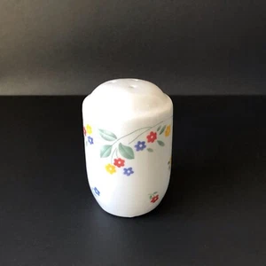 Vintage Corning Ware Corelle Salt OR Pepper Shaker English Meadow Pattern - Picture 1 of 12