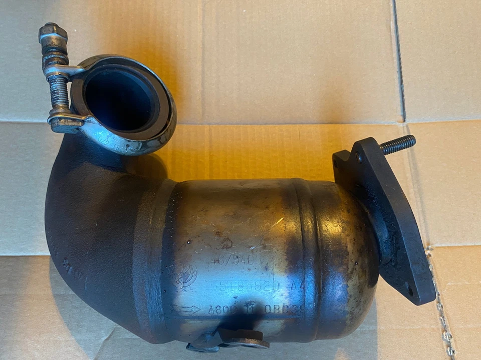 Catalizzatore PULITO Alfa Romeo 147 Diesel 1.9 JTD Fase 1 Foto 1 de 4