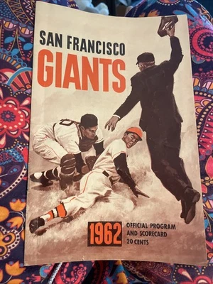 1962 San Francisco Giants ( program and scored scorecard) - Image 1 of 4